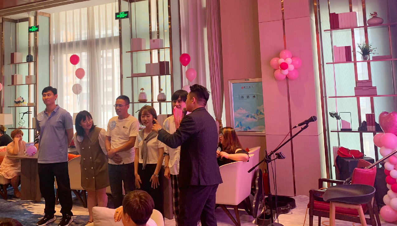 泰實(shí)地產(chǎn)舉辦“七夕鵲橋緣 愛在學(xué)府里”相親活動(dòng)